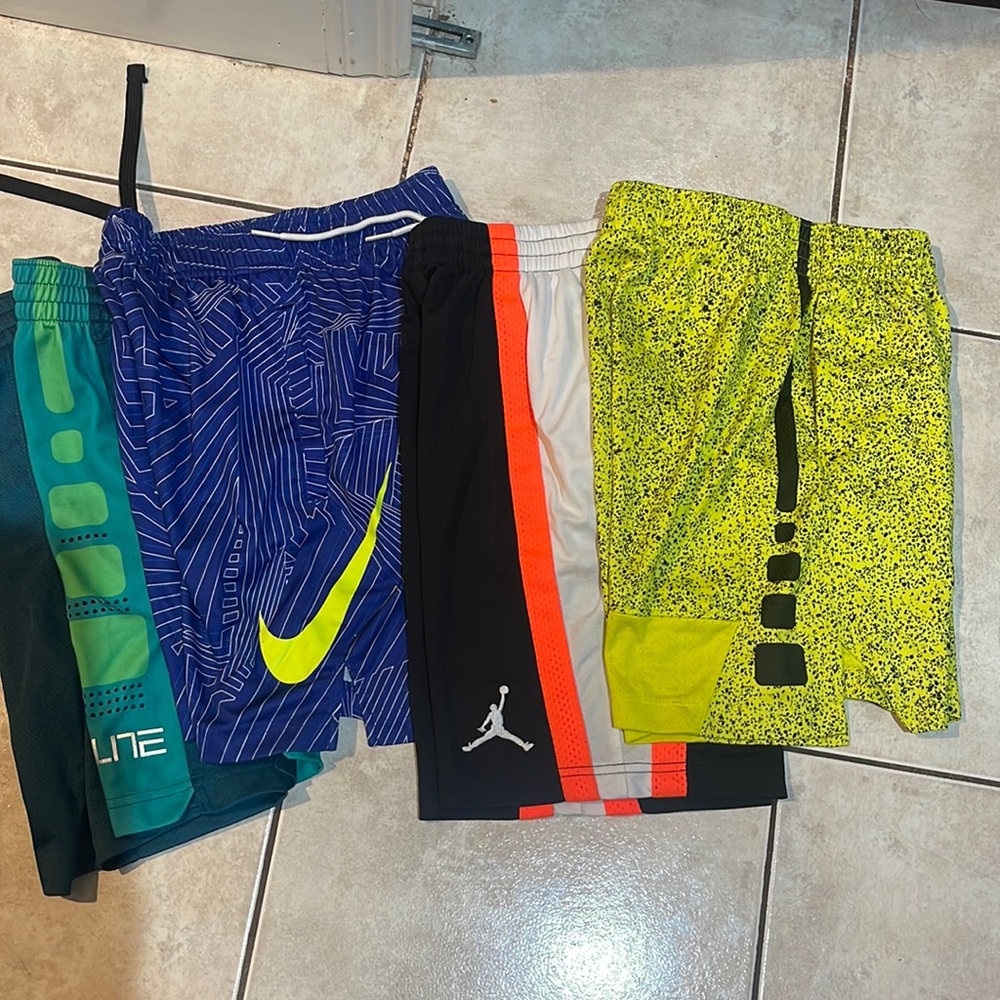 Nike boys Small shorts